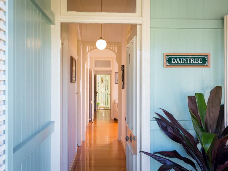42 Greenlaw St, Indooroopilly - Thumbnail 2
