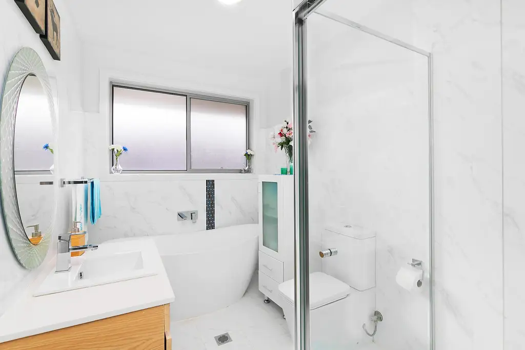 2D Lorando Avenue, Sefton, Sefton - Thumbnail 4