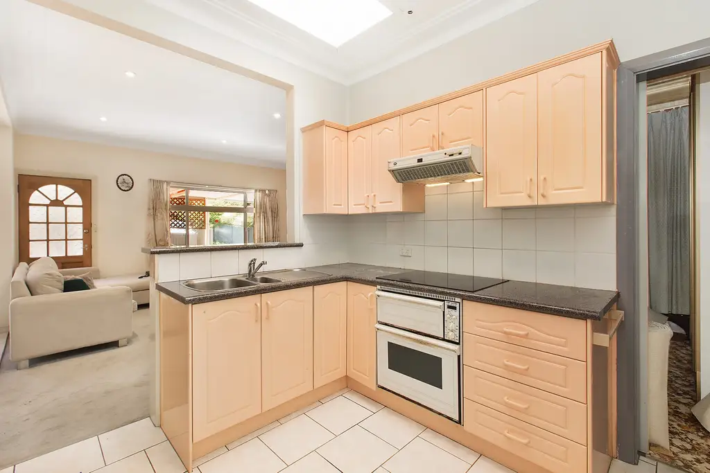 14 Clarendon Road, Peakhurst, Peakhurst - Thumbnail 2