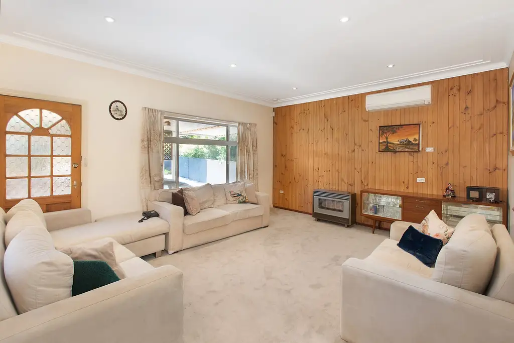14 Clarendon Road, Peakhurst, Peakhurst - Thumbnail 3