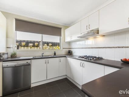 123 Sandalwood Drive, Pakenham, VIC, 3810, Pakenham - Thumbnail 3