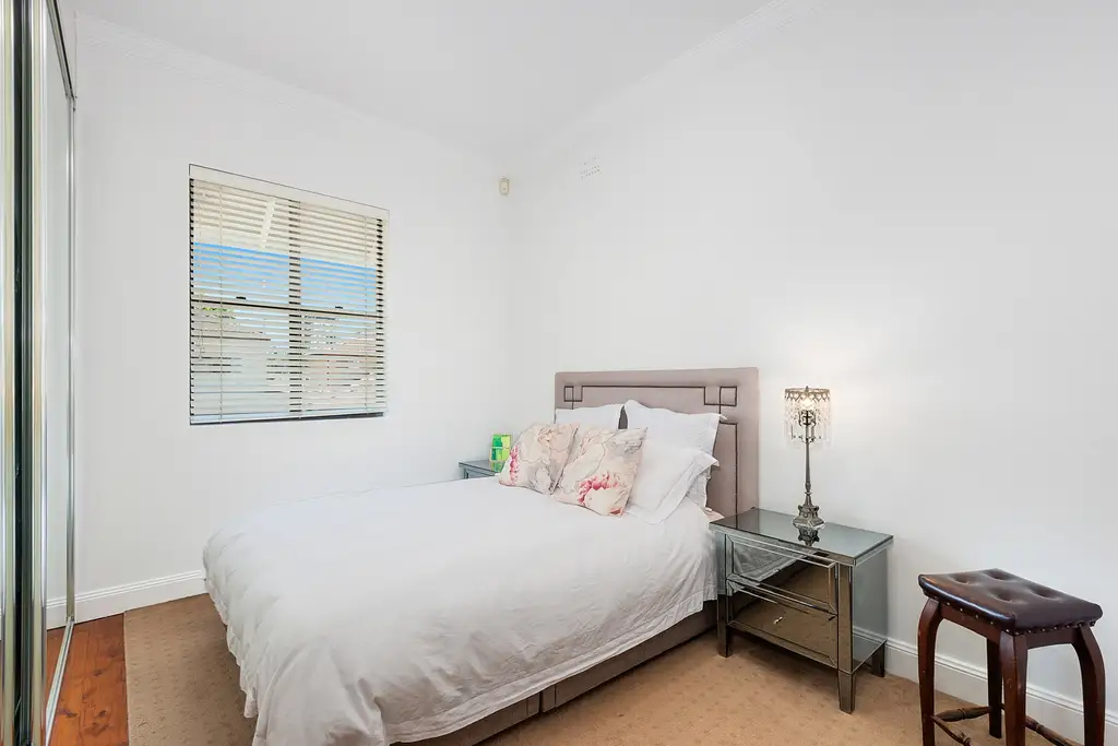6 Belgrave Street, Burwood, Burwood - Thumbnail 4