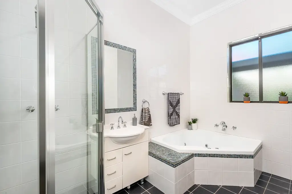 6 Belgrave Street, Burwood, Burwood - Thumbnail 5