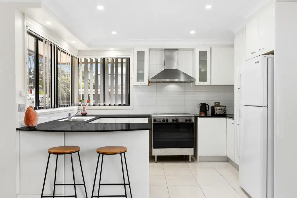 132 Rex Road, Georges Hall, Georges Hall - Thumbnail 4