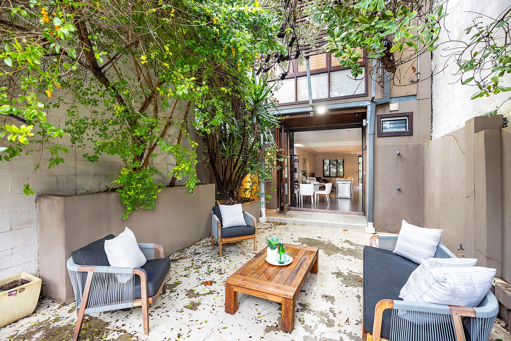 135 Buckland Street, Alexandria, Alexandria - Image 1