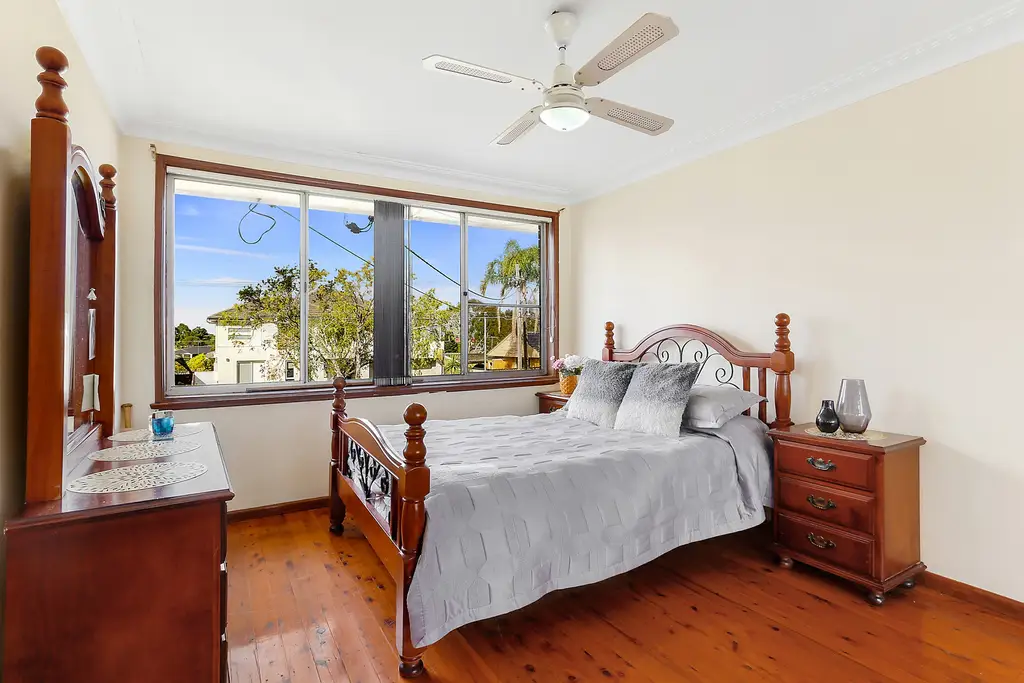 19 Universal Avenue, Georges Hall, Georges Hall - Thumbnail 4