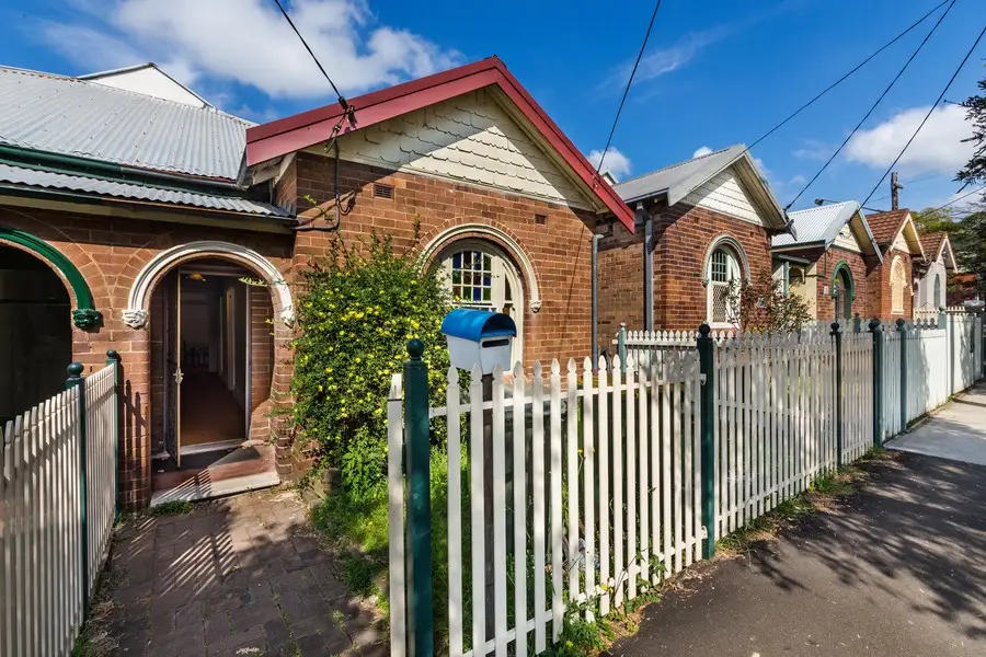 114 William Street, Granville, Granville - Image 1