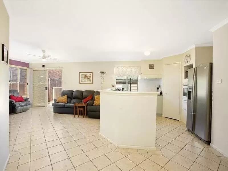 1 Hastings Avenue, Chifley, Chifley - Thumbnail 3