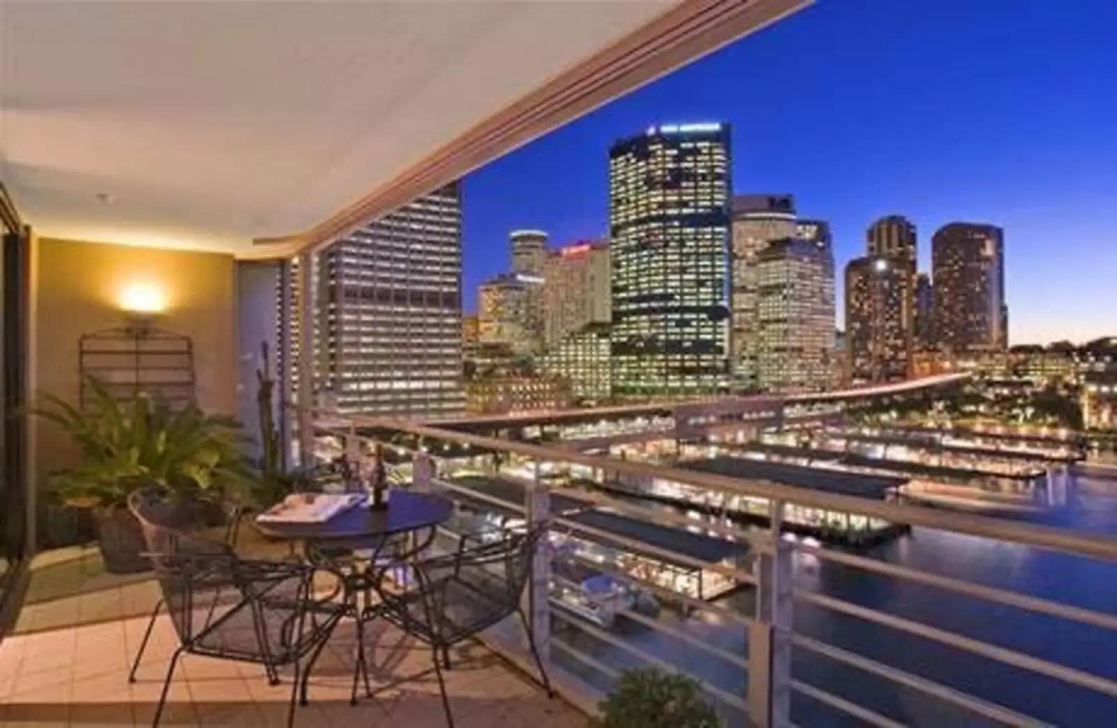 7 Macquarie Street, 'The Bennelong', Residence 96, Sydney, Sydney - Thumbnail 2
