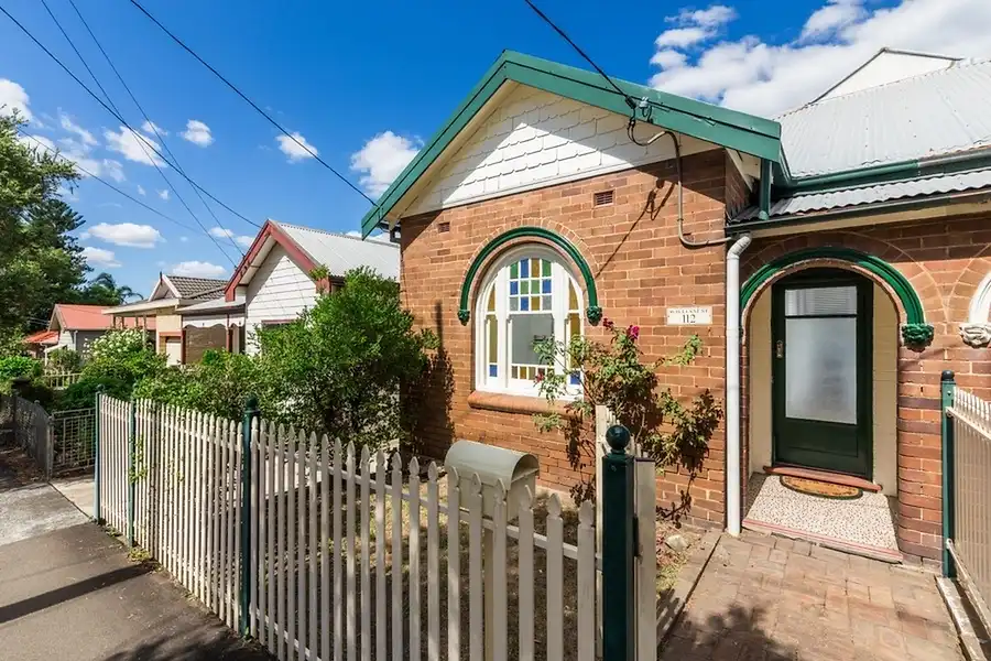 112 William Street, Granville, Granville - Image 1