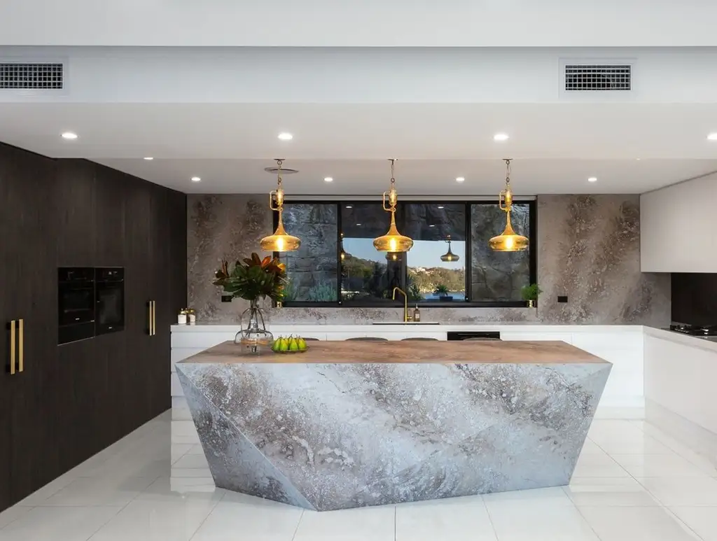 10 McPherson Place, Illawong, Illawong - Thumbnail 2