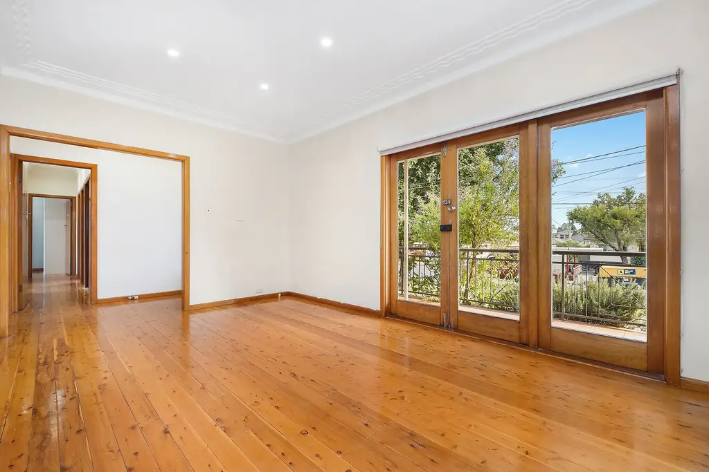 141 Birdwood Road, Georges Hall, Georges Hall - Thumbnail 3