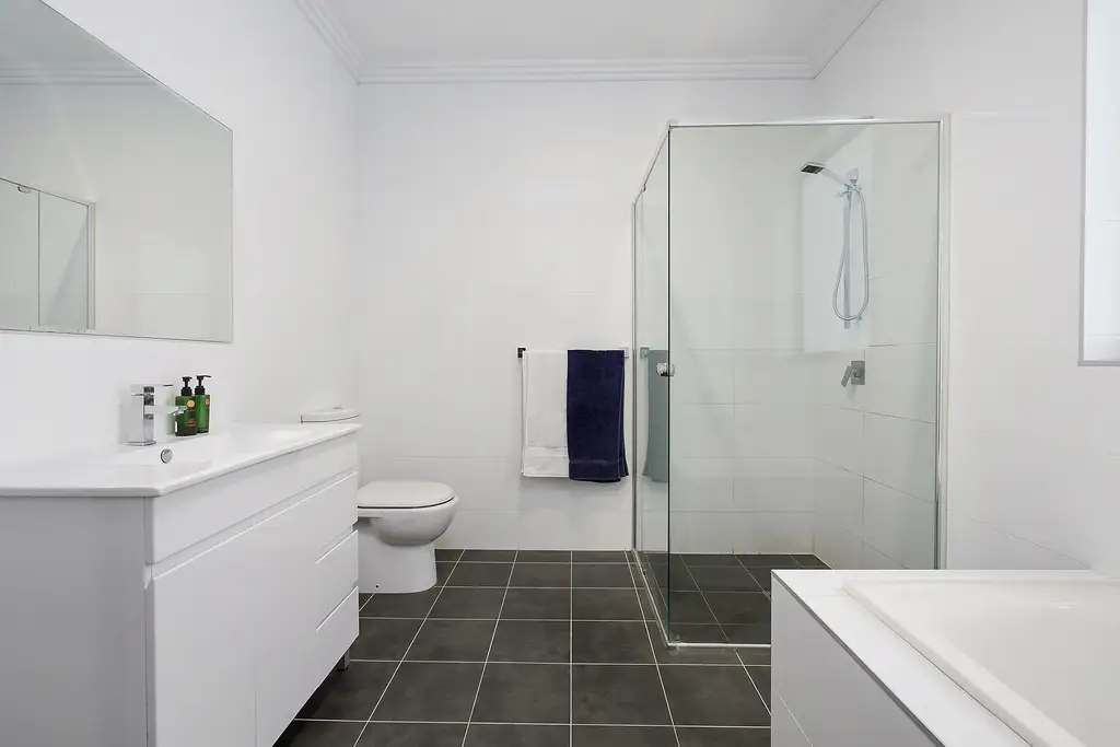 2/133 Birdwood Road, Georges Hall, Georges Hall - Thumbnail 4