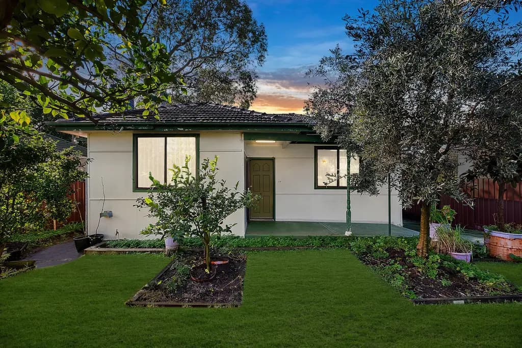 18 Treuer Parade, Yagoona, Yagoona - Image 1