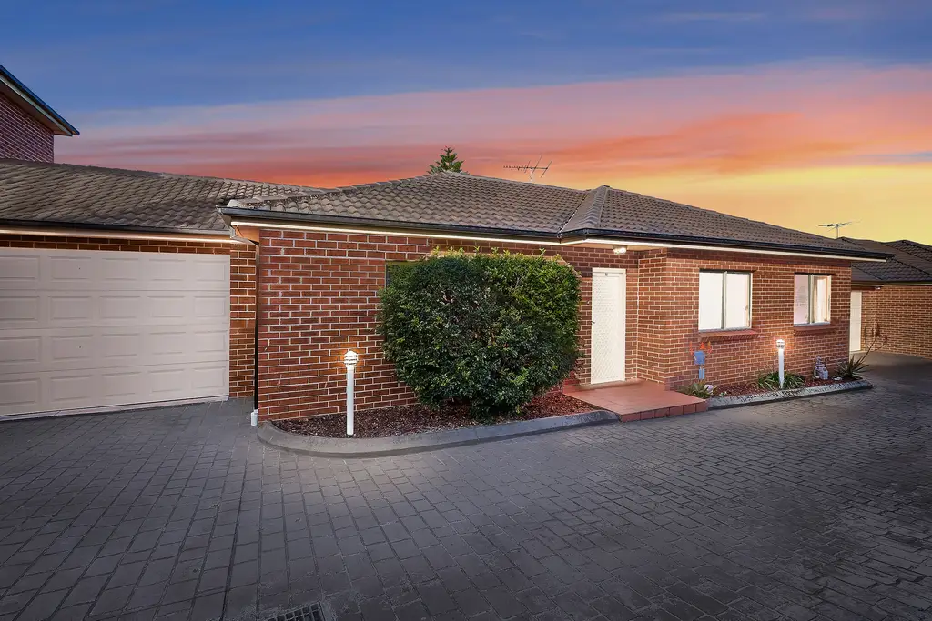 2/14 Napoleon Road, Greenacre, Greenacre - Image 1