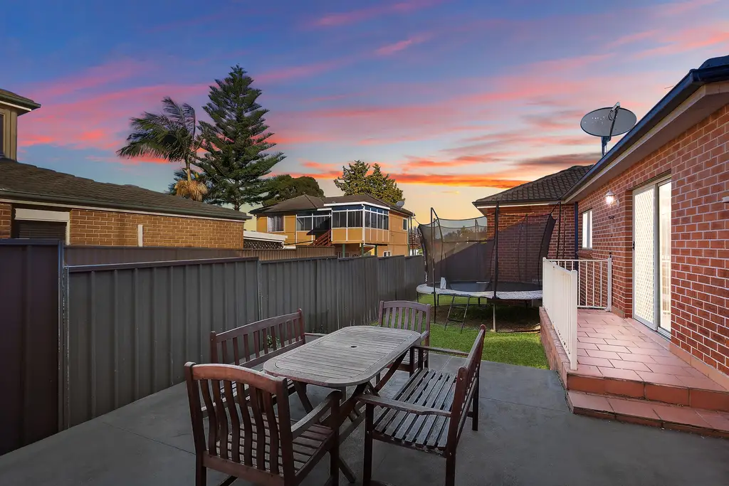 2/14 Napoleon Road, Greenacre, Greenacre - Thumbnail 2
