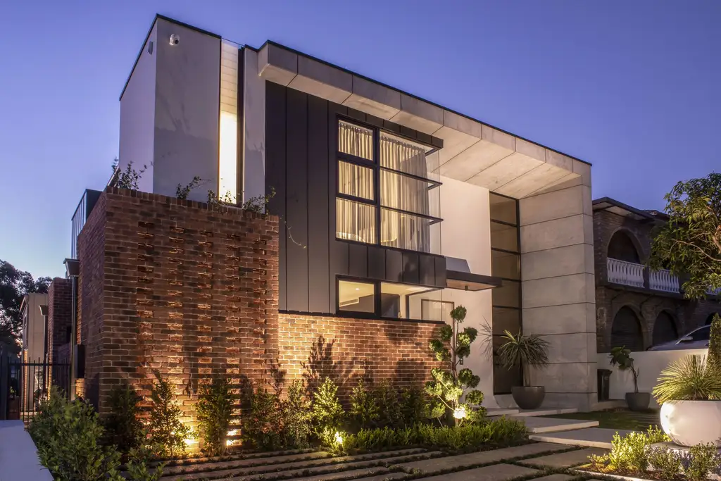 9 Heydon Street, Enfield, Enfield - Thumbnail 2