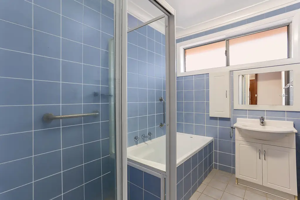 2 Kurrajong Avenue, Georges Hall, Georges Hall - Thumbnail 5