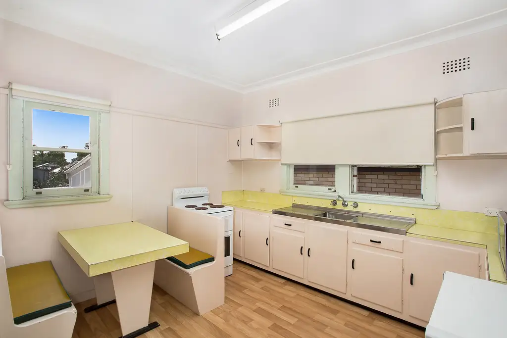 42 Armitree Street, Kingsgrove, Kingsgrove - Thumbnail 2