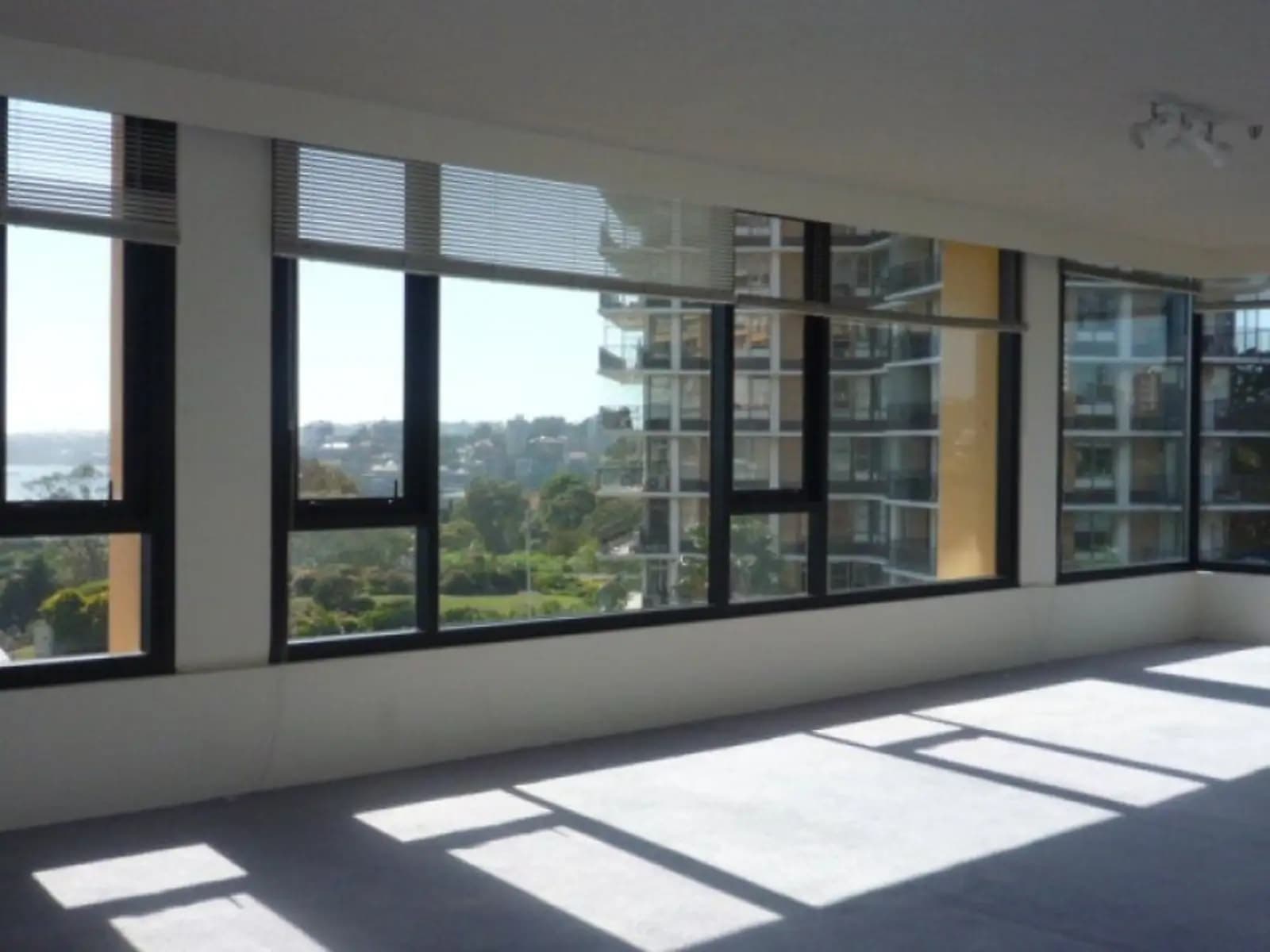 Darling Point, Darling Point - Thumbnail 2