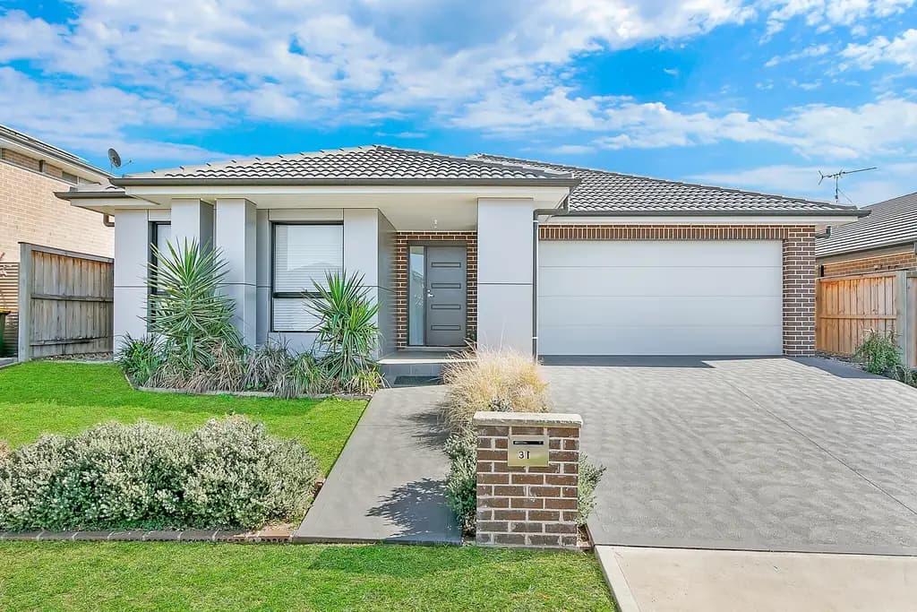 31 Burringoa Crescent, Colebee, Colebee - Image 1
