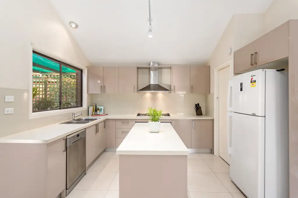 33 Haig Avenue, Georges Hall, Georges Hall - Thumbnail 2