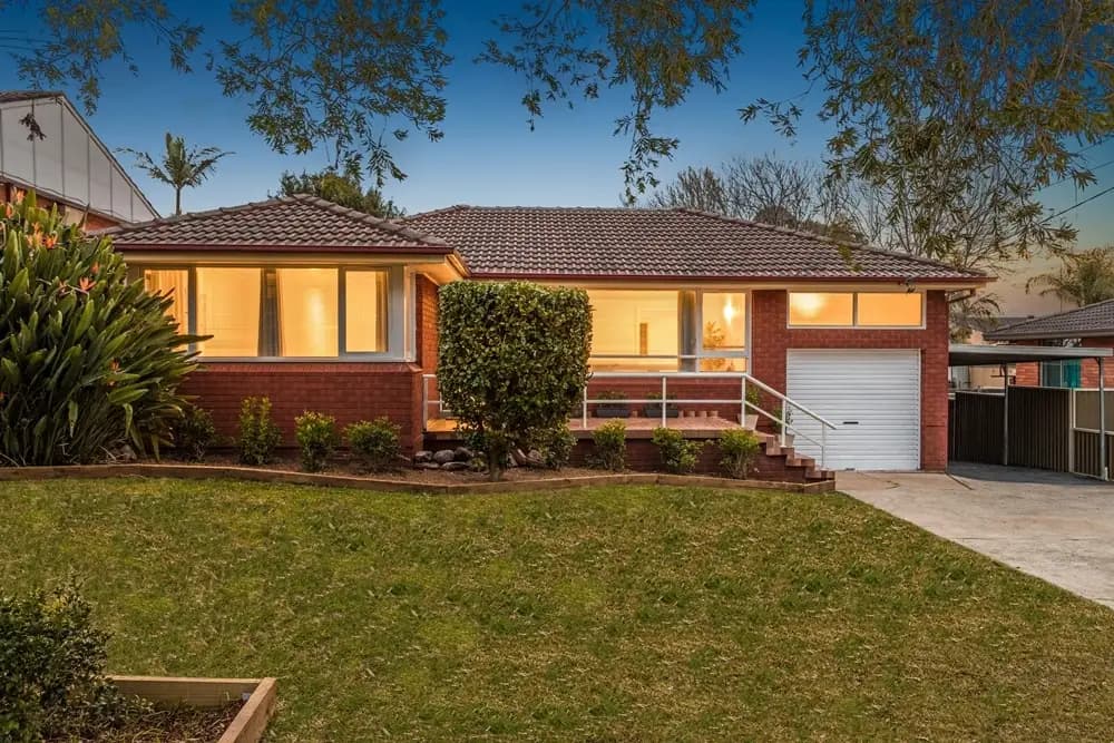 10 Anembo Avenue, Georges Hall, Georges Hall - Image 1