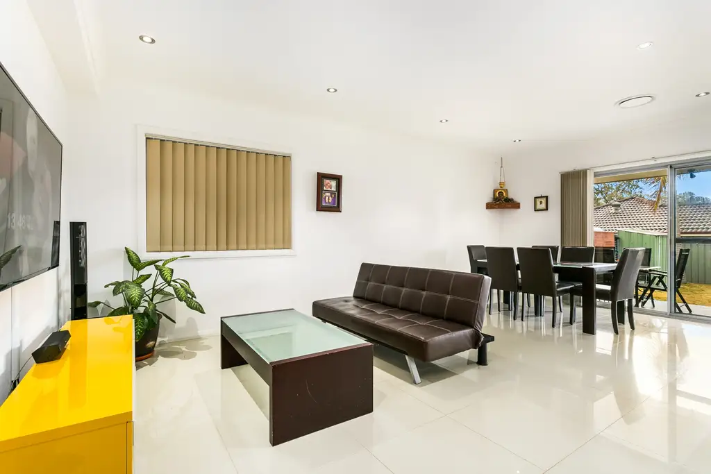 5 Eileen Street, Picnic Point, Picnic Point - Thumbnail 2