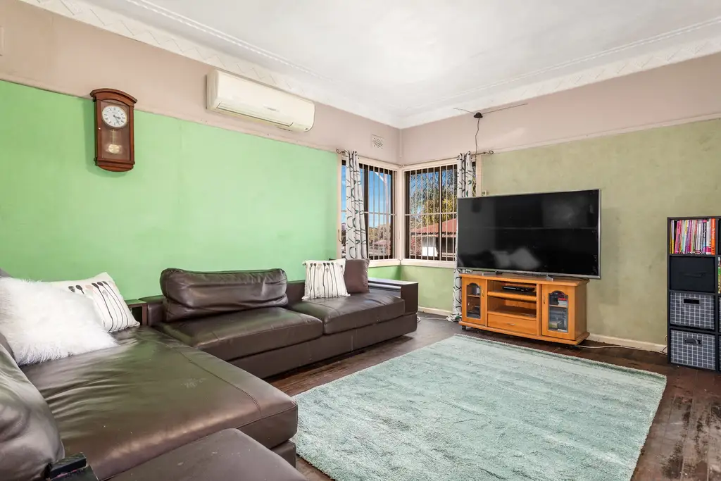 4 Napoleon Road, Greenacre, Greenacre - Thumbnail 3