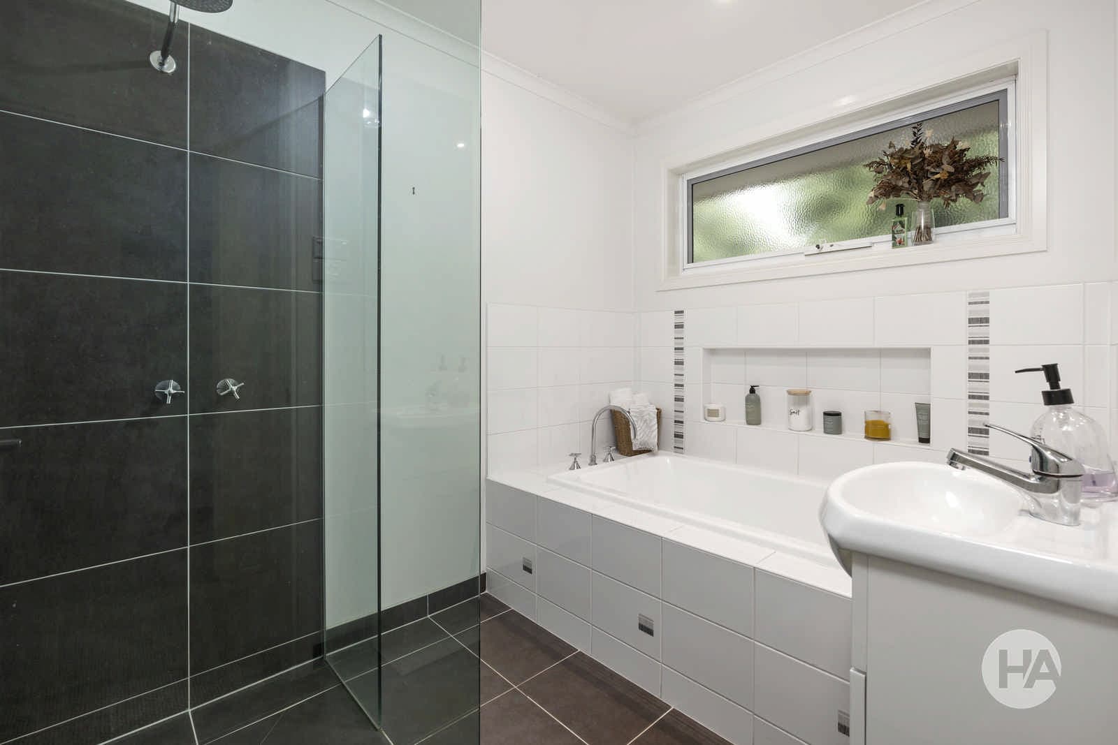 5 Banksia Crescent, TYABB, Tyabb - Thumbnail 8