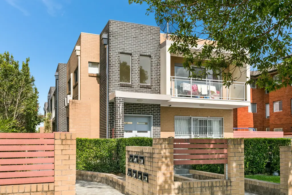 2/38 Fourth Avenue, Campsie, Campsie - Image 1