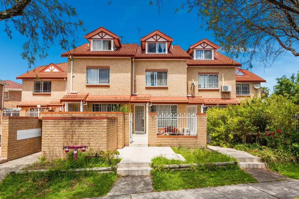 9/4-6 Chelmsford Avenue, Bankstown, Bankstown - Image 1