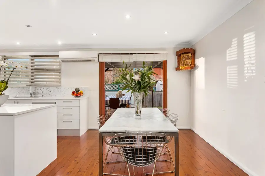 13 Universal Avenue, Georges Hall, Georges Hall - Thumbnail 4