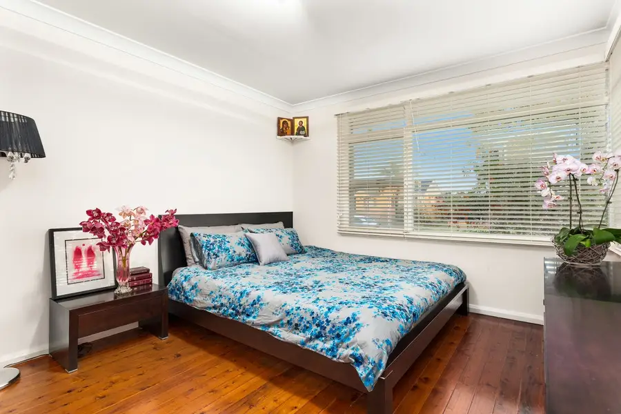 13 Universal Avenue, Georges Hall, Georges Hall - Thumbnail 5