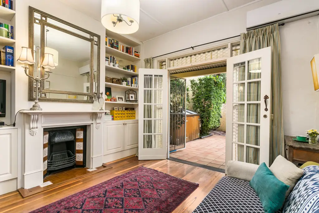 11 Albert Crescent, Croydon, Croydon - Thumbnail 2