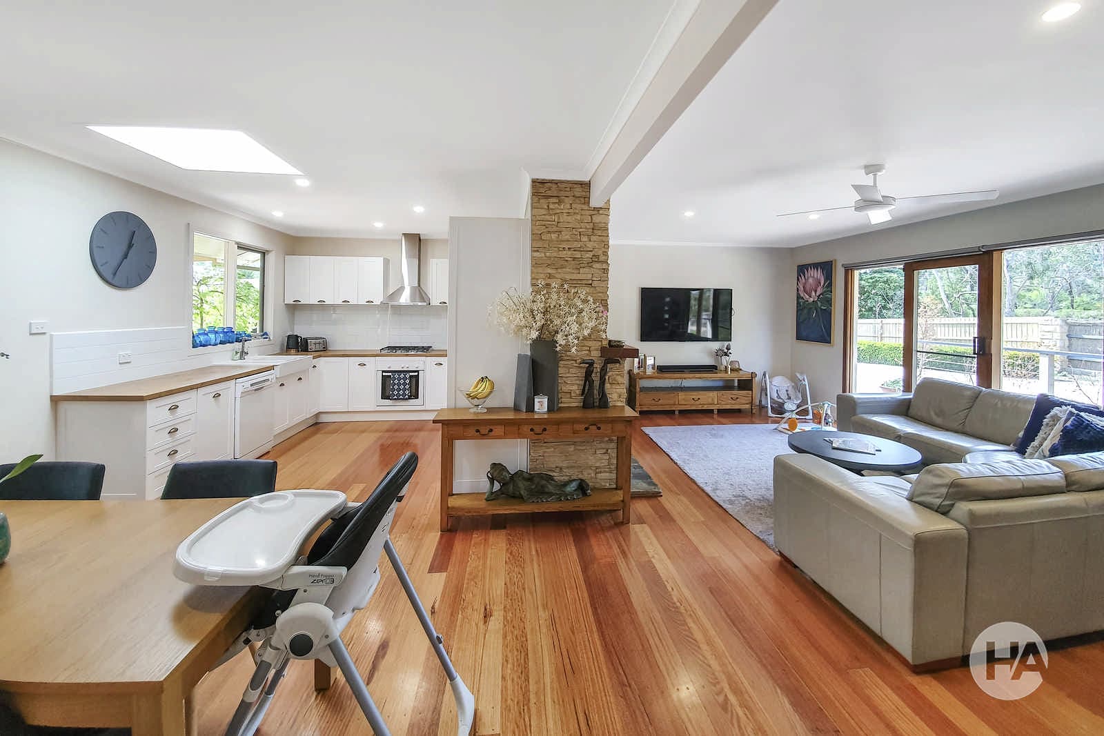 15 Donald Road, LANGWARRIN, Langwarrin - Thumbnail 2