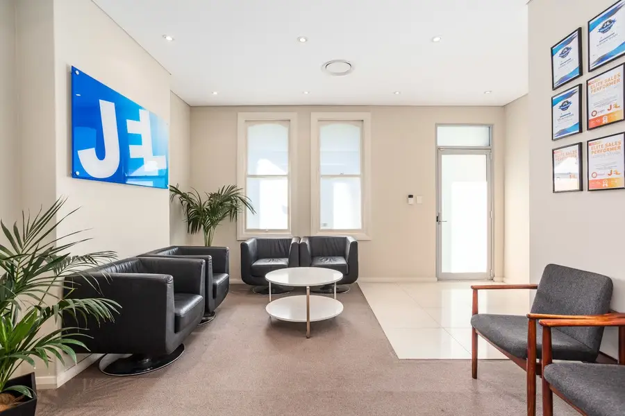 12 Carlton Crescent, Summer Hill, Summer Hill - Thumbnail 2