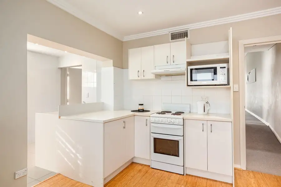12 Carlton Crescent, Summer Hill, Summer Hill - Thumbnail 4