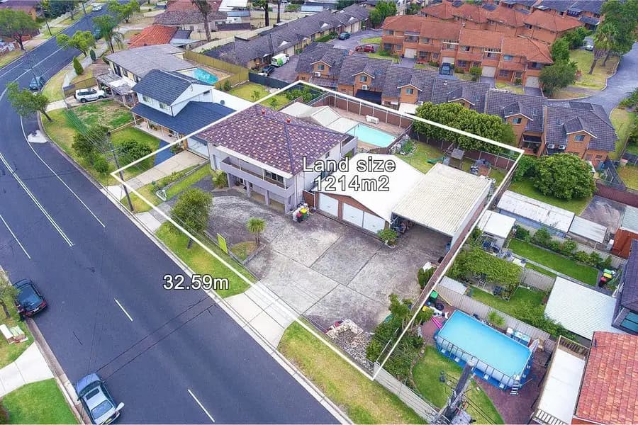 2b Birdwood Road, Georges Hall, Georges Hall - Image 1