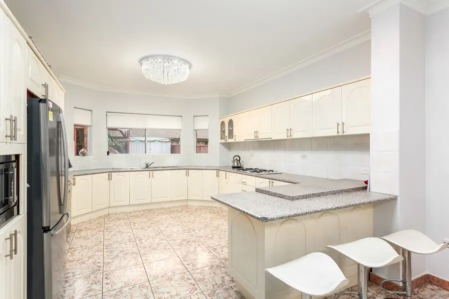 7 Highview Avenue, Greenacre, Greenacre - Thumbnail 5