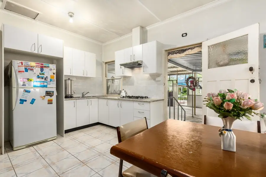 98 Louis Street, Granville, Granville - Thumbnail 2