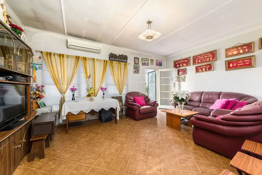 98 Louis Street, Granville, Granville - Thumbnail 3