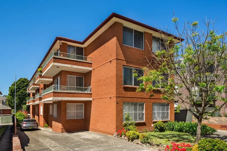 3/4 Julia Street, Ashfield, Ashfield - Image 1