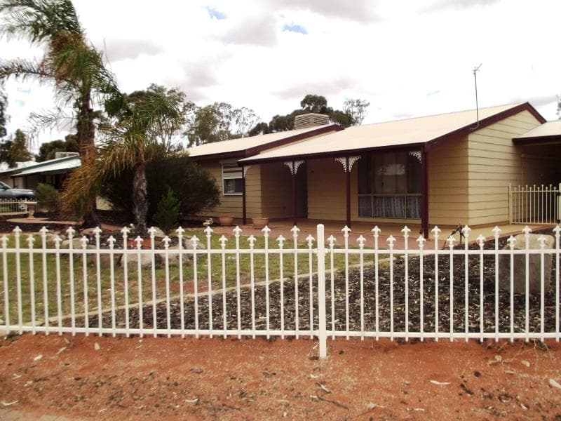 34 PIONEER DRIVE
ROXBY DOWNS SA 5725, Roxby Downs - Thumbnail 8