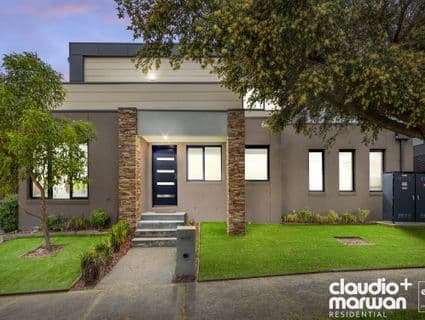 404, Oak Park - Image 1