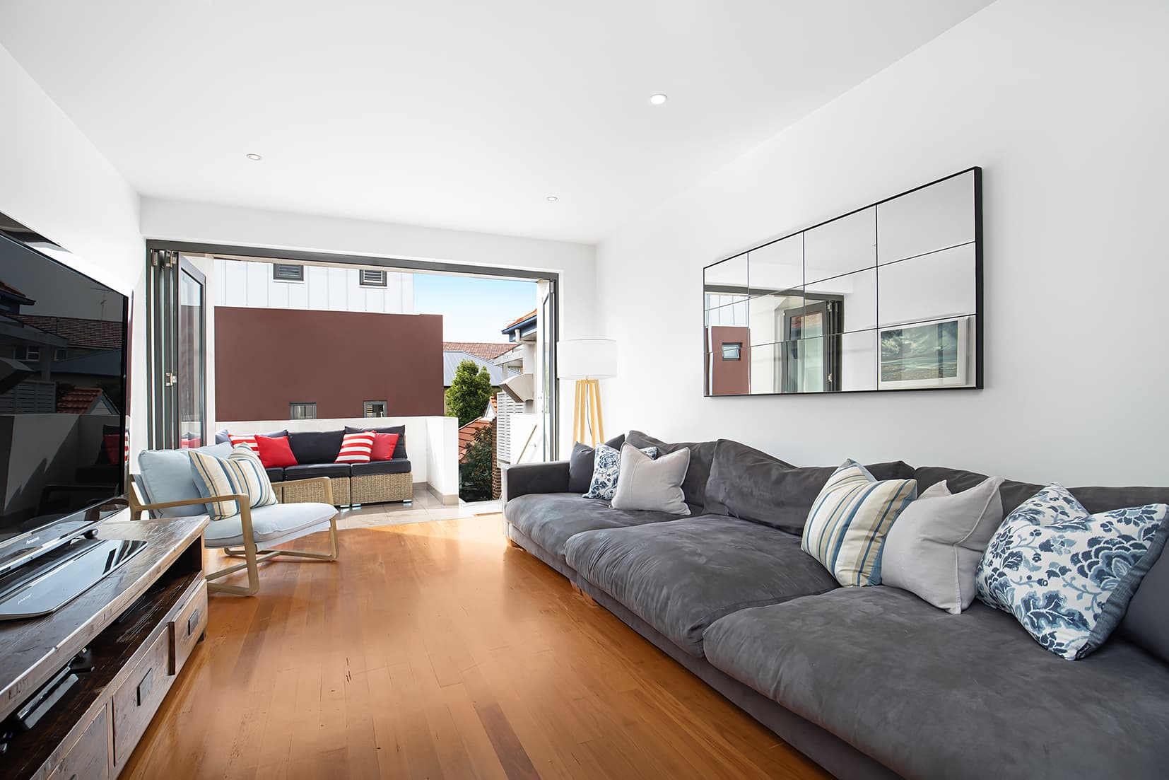 8/50 Macpherson Street, Bronte, Bronte - Image 1
