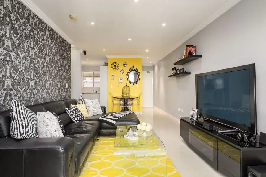 52/320a -  Liverpool Road, Enfield, Enfield - Image 1