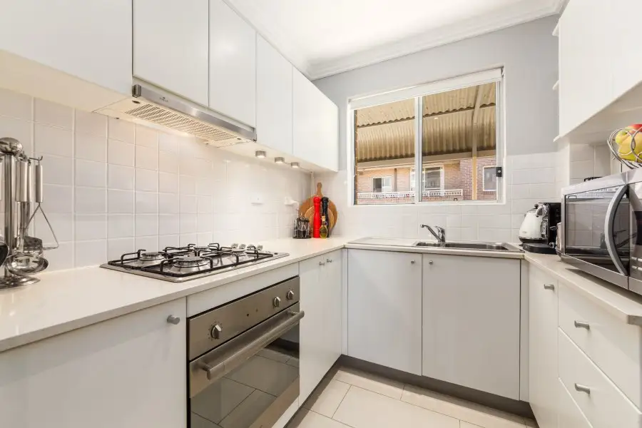 52/320a -  Liverpool Road, Enfield, Enfield - Thumbnail 4