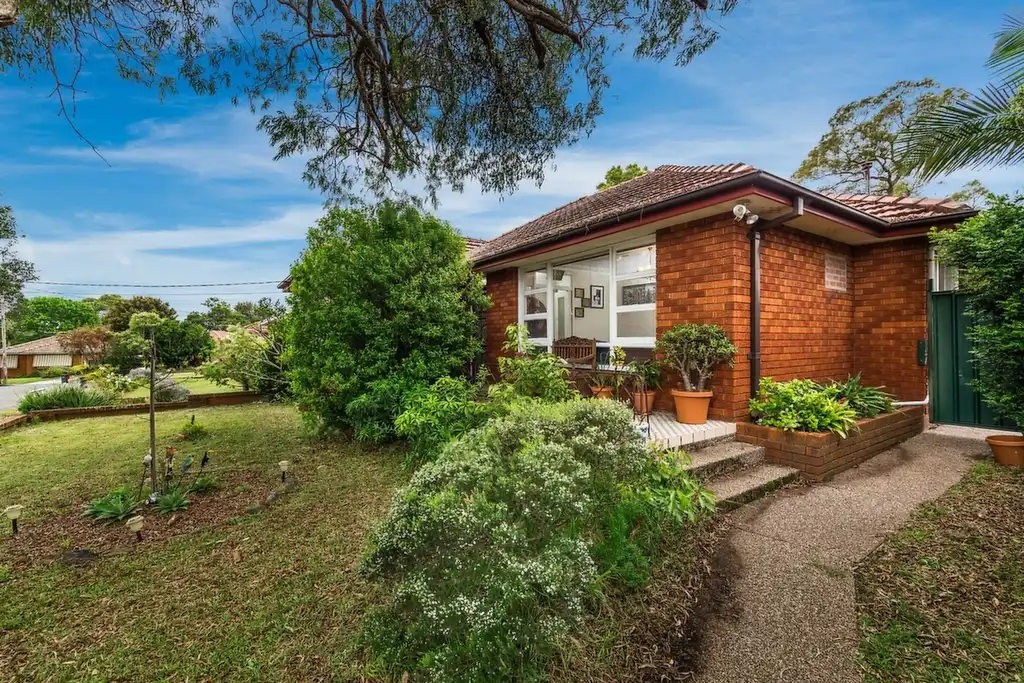 1 Waldo Crescent, Peakhurst, Peakhurst - Image 1