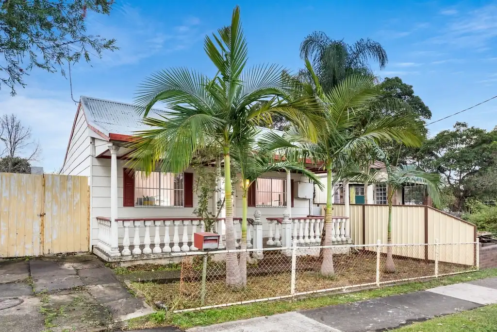 30 Remly Street, Roselands, Roselands - Image 1